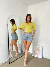 Cargar imagen en el visor de la galería, Blusa Envolvente - Verde Limon
